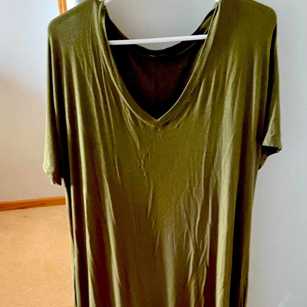 New w/o tags - Cute t-shirt maxi dress, side slits
